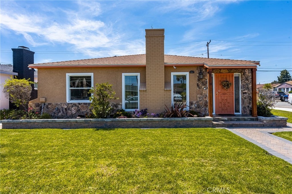 Photo of Listing #RS25113408