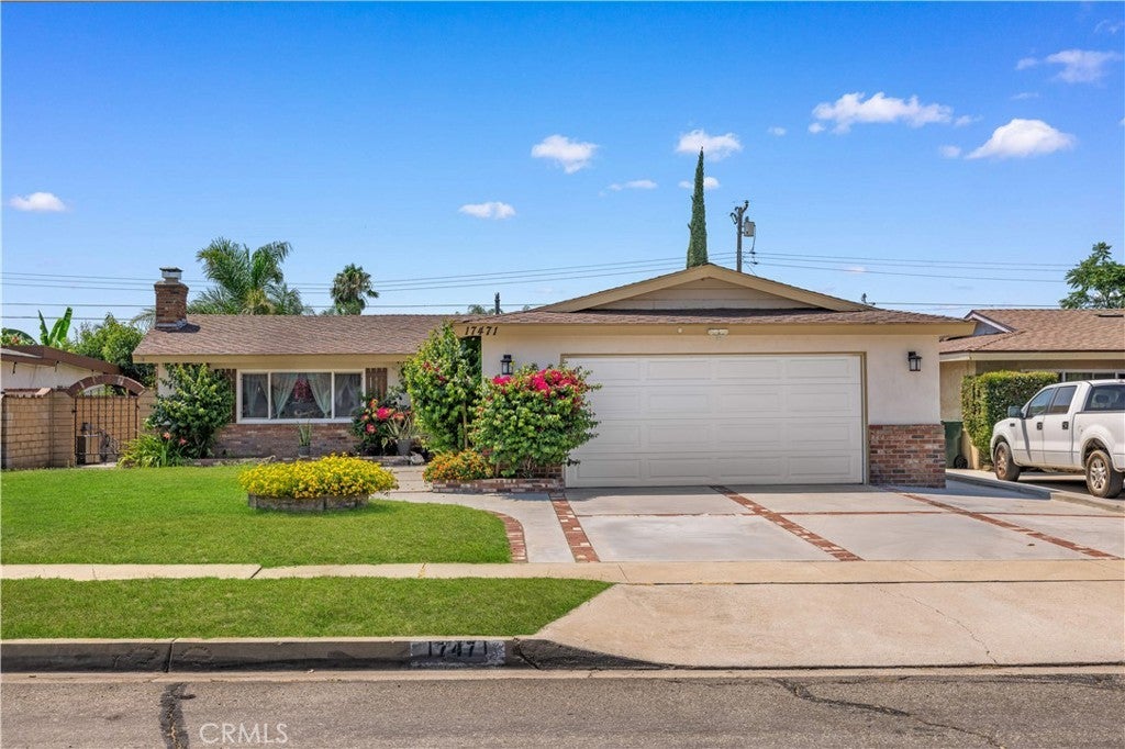 Photo of Listing #OC25117337