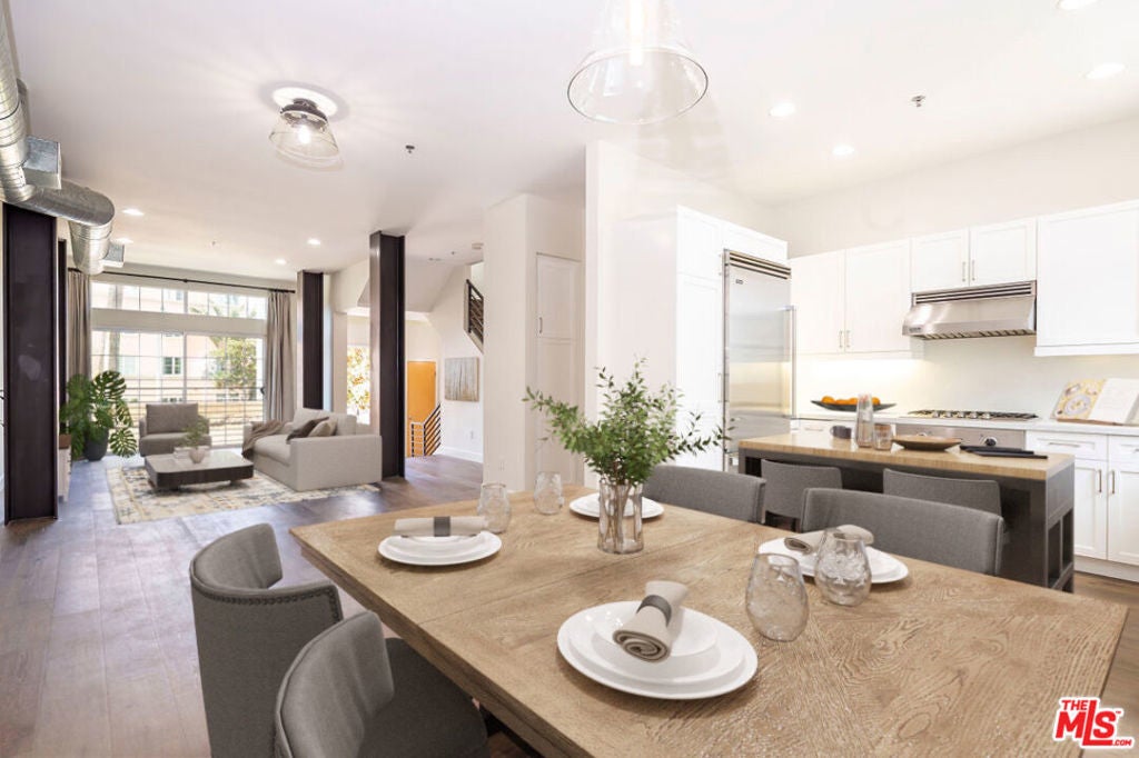 Photo of Listing #25542935