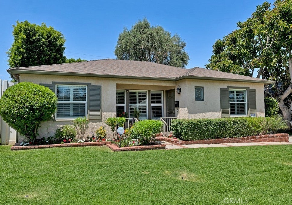 Photo of Listing #SR25106462