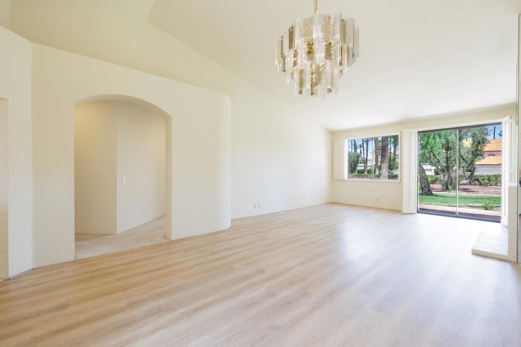 Photo of Listing #219130648DA