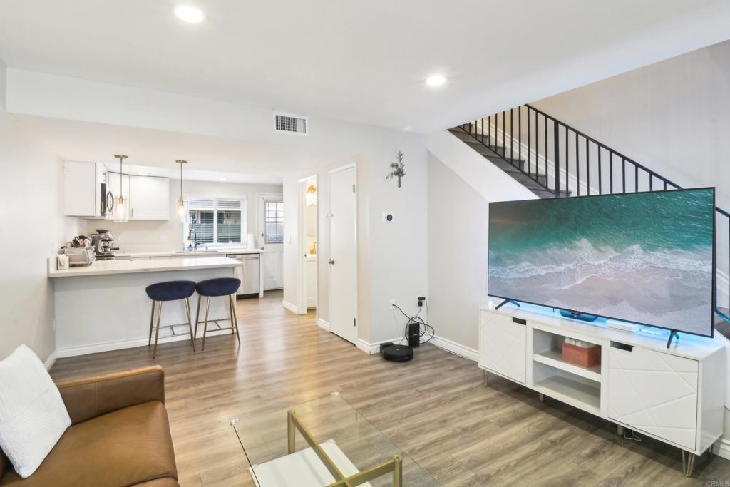 Photo of Listing #PTP2503862