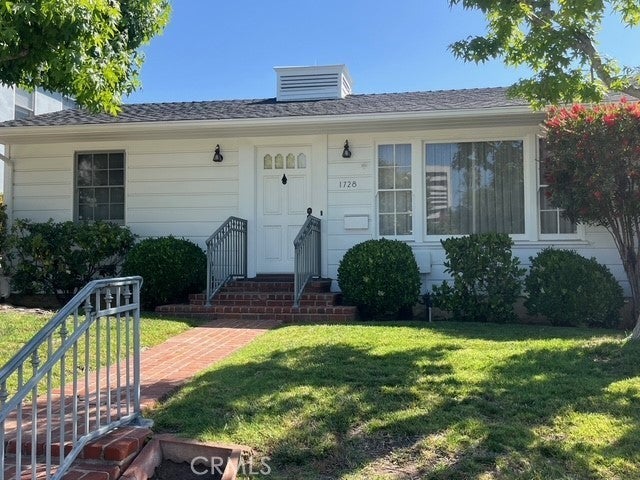 Photo of Listing #SR25117393