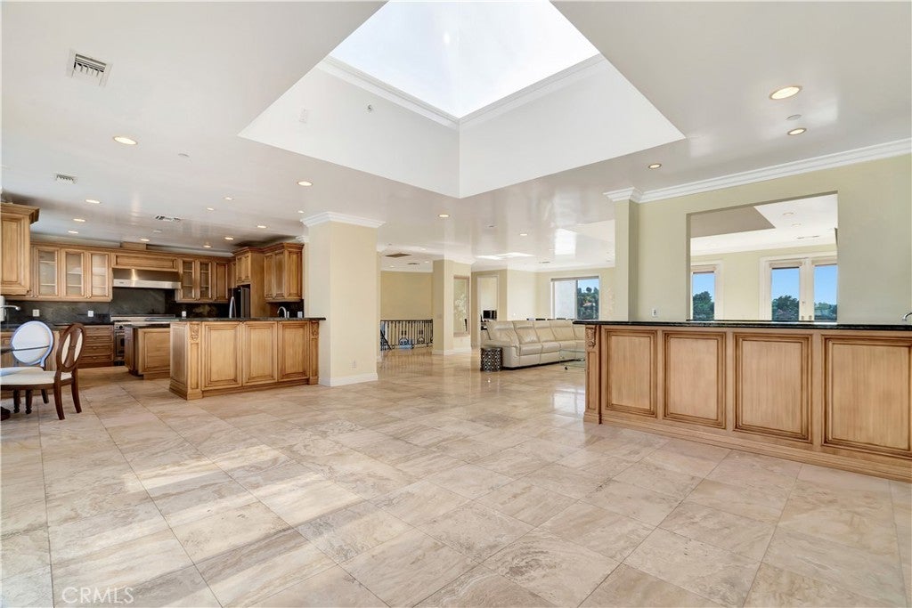 Photo of Listing #SR25116585