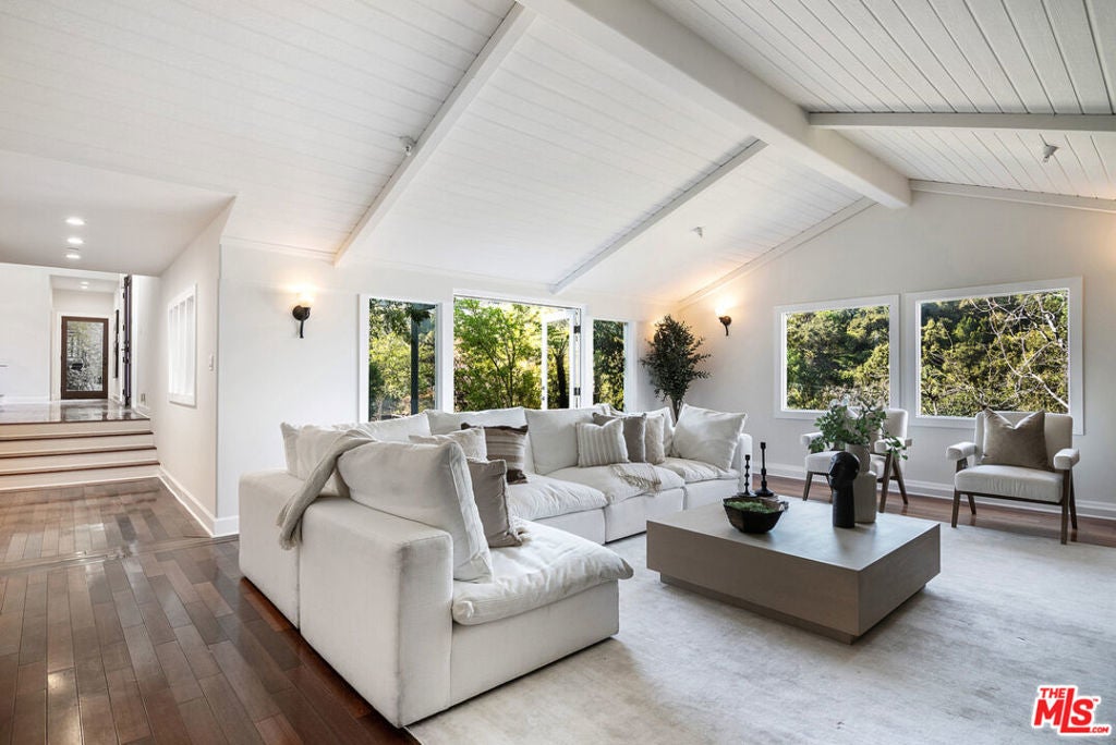 Photo of Listing #25544003