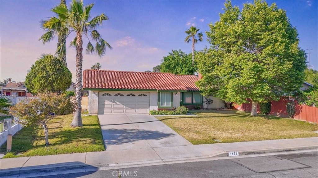 Photo of Listing #IV25118320