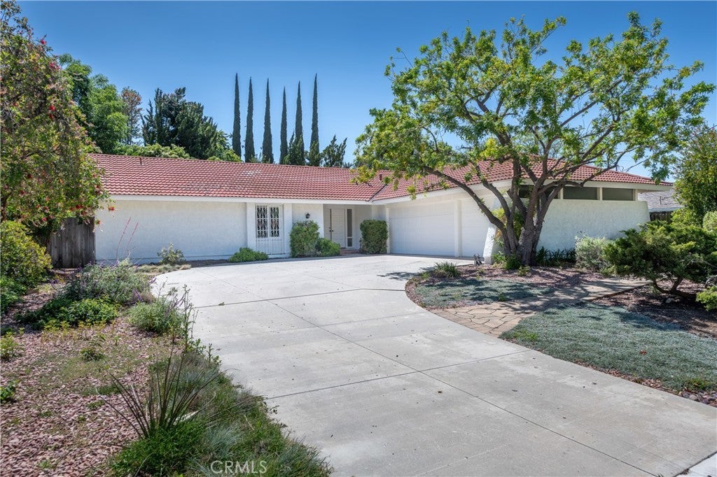 Photo of Listing #SR25115470