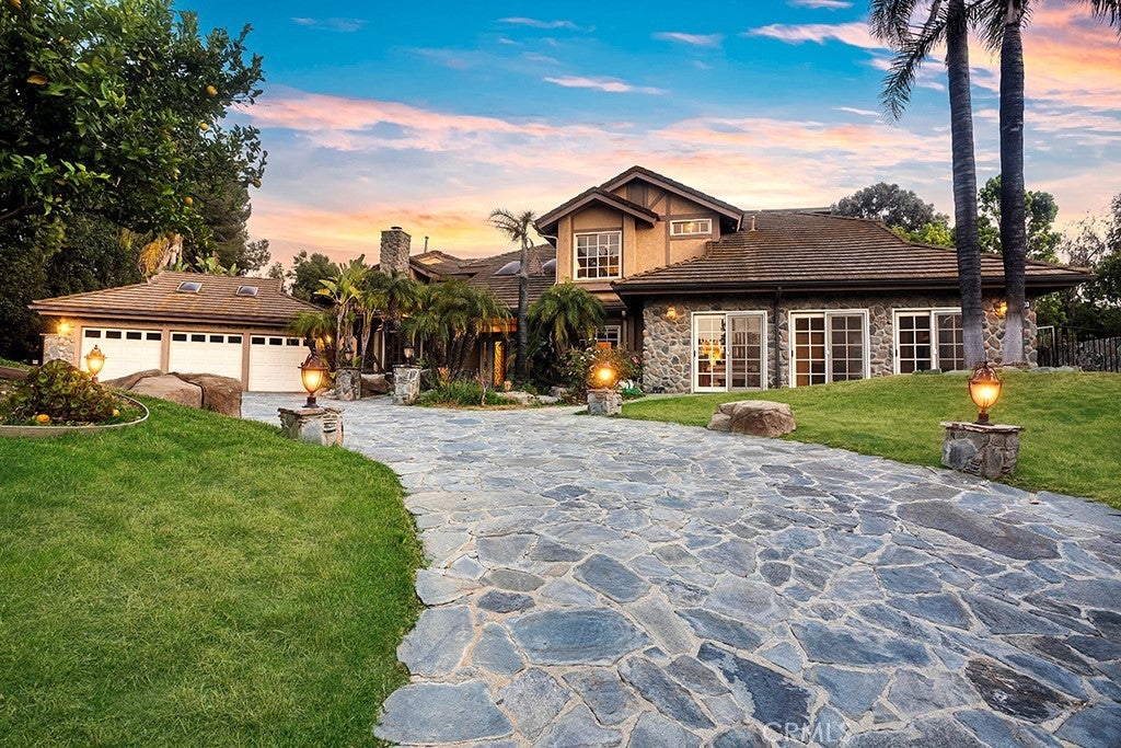 Photo of Listing #SR25117608