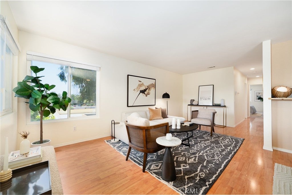 Photo of Listing #IG25118314