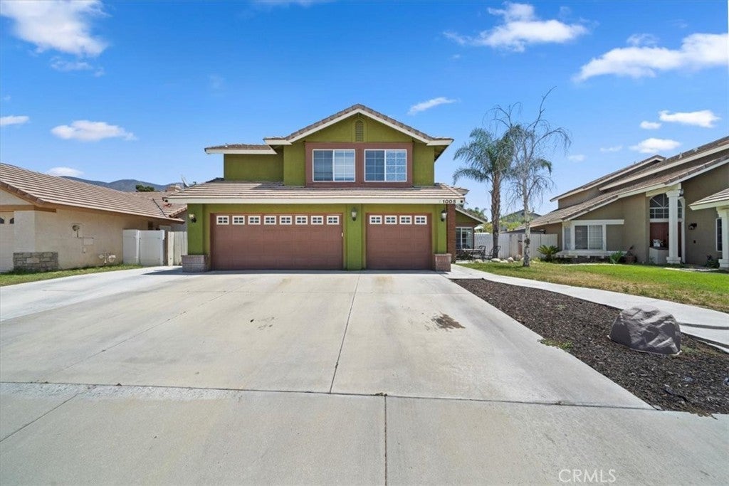 Photo of Listing #IV25117205