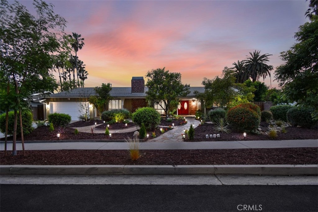 Photo of Listing #SR25118640