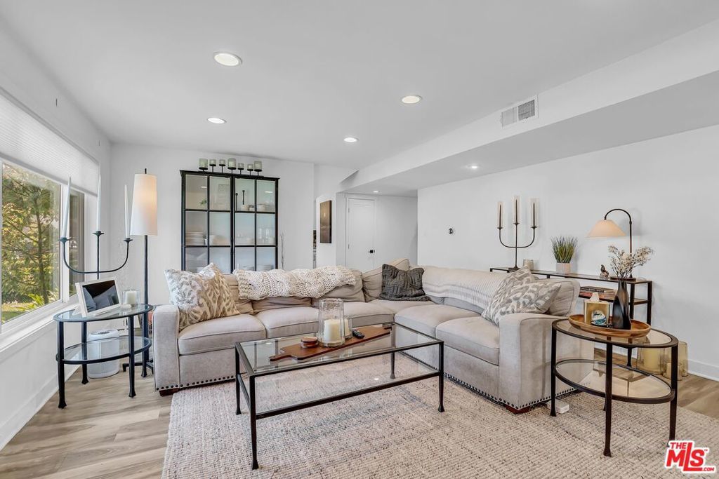 Photo of Listing #25544345