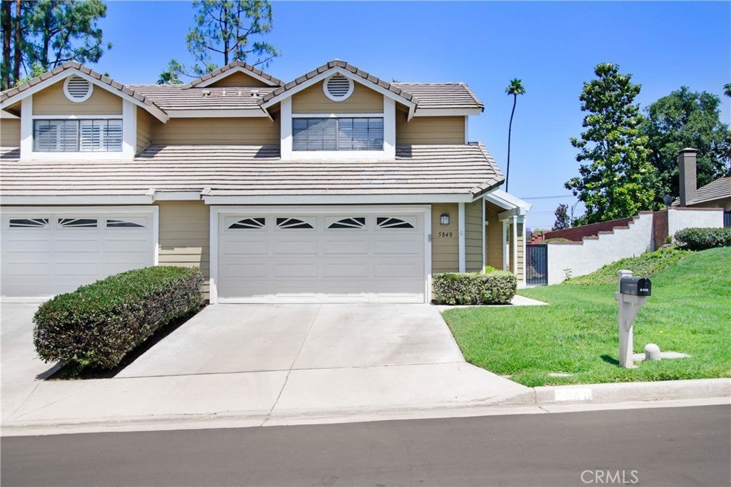 Photo of Listing #IV25117741