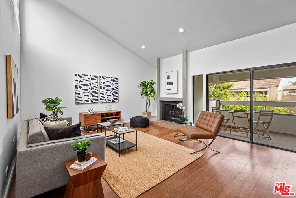 Photo of Listing #25544813