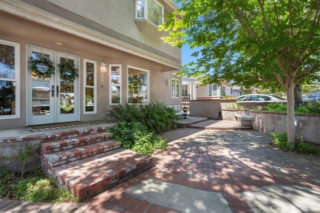 1801 Laurel Avenue, Manhattan Beach.