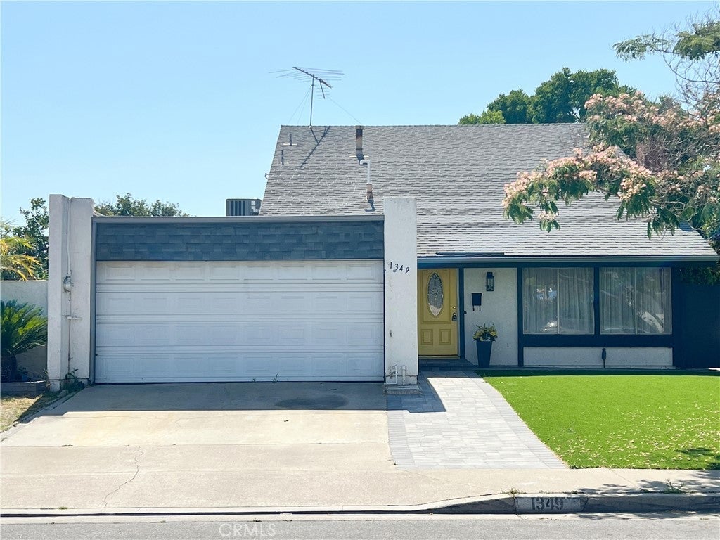 Photo of Listing #OC25119192