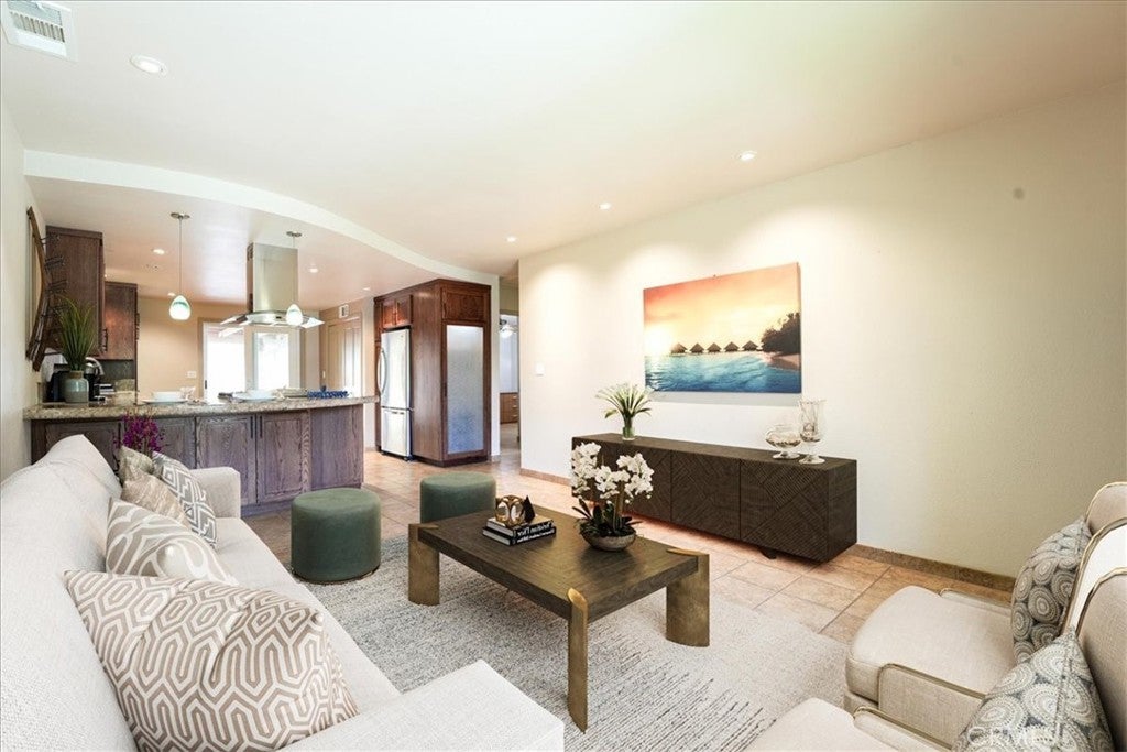 Photo of Listing #ND25119088