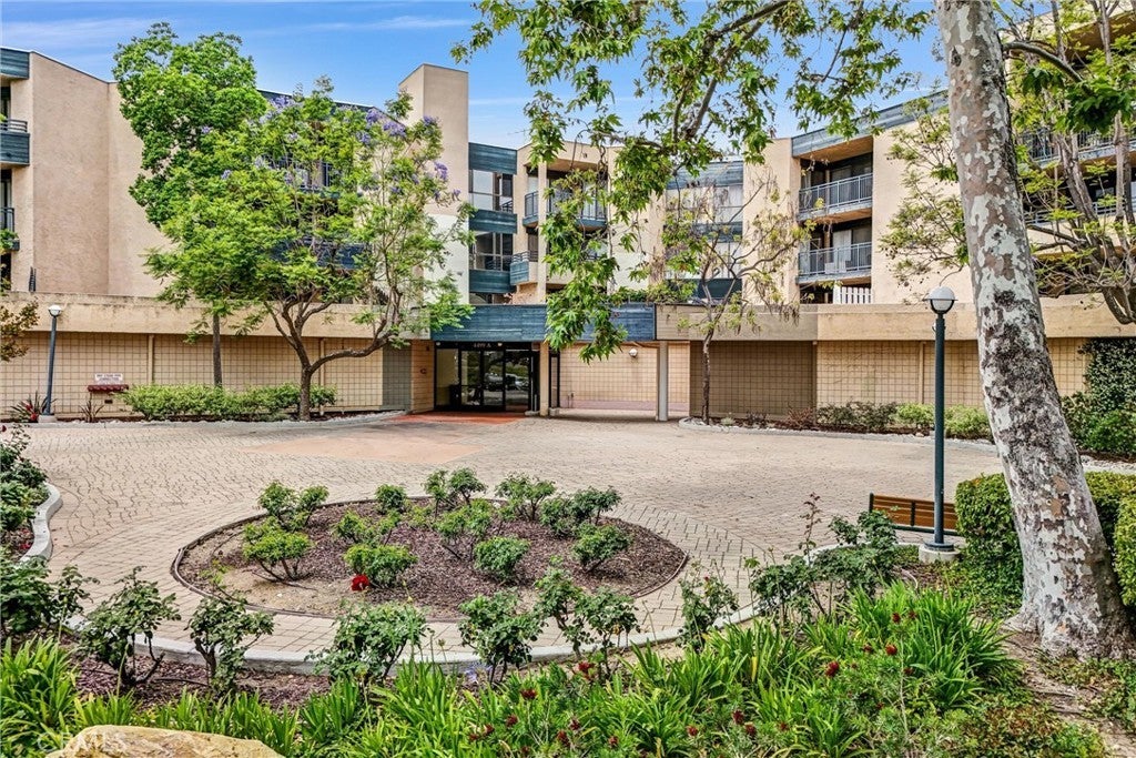 Photo of Listing #SR25119094