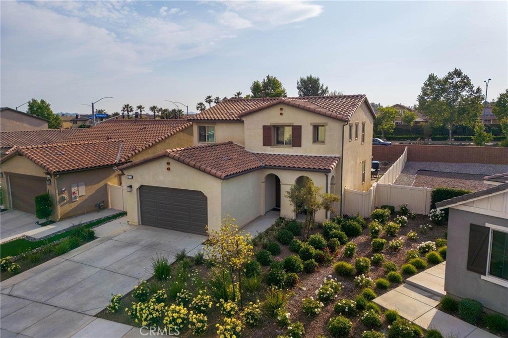 Photo of Listing #IV25119354