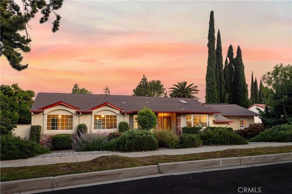 Photo of Listing #SR25118332