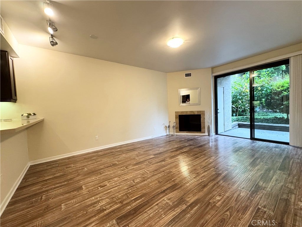 Photo of Listing #SR25119705