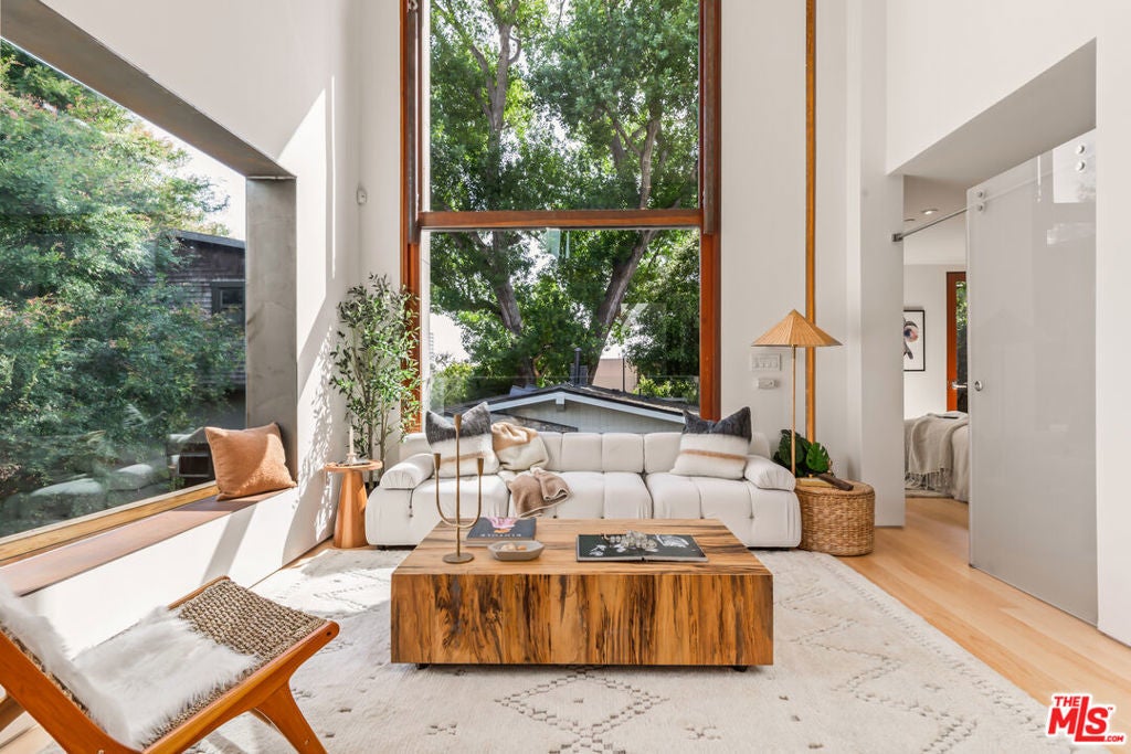 Photo of Listing #25542779