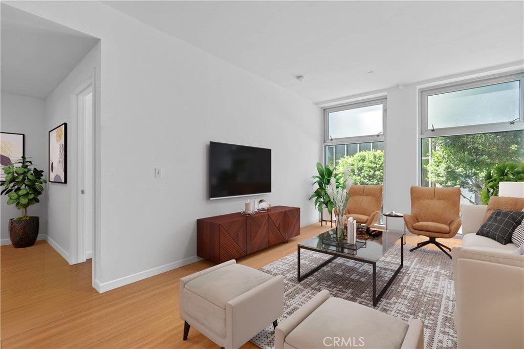 Photo of Listing #SB25119240