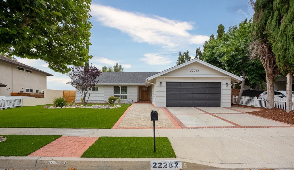 Photo of Listing #SR25118852