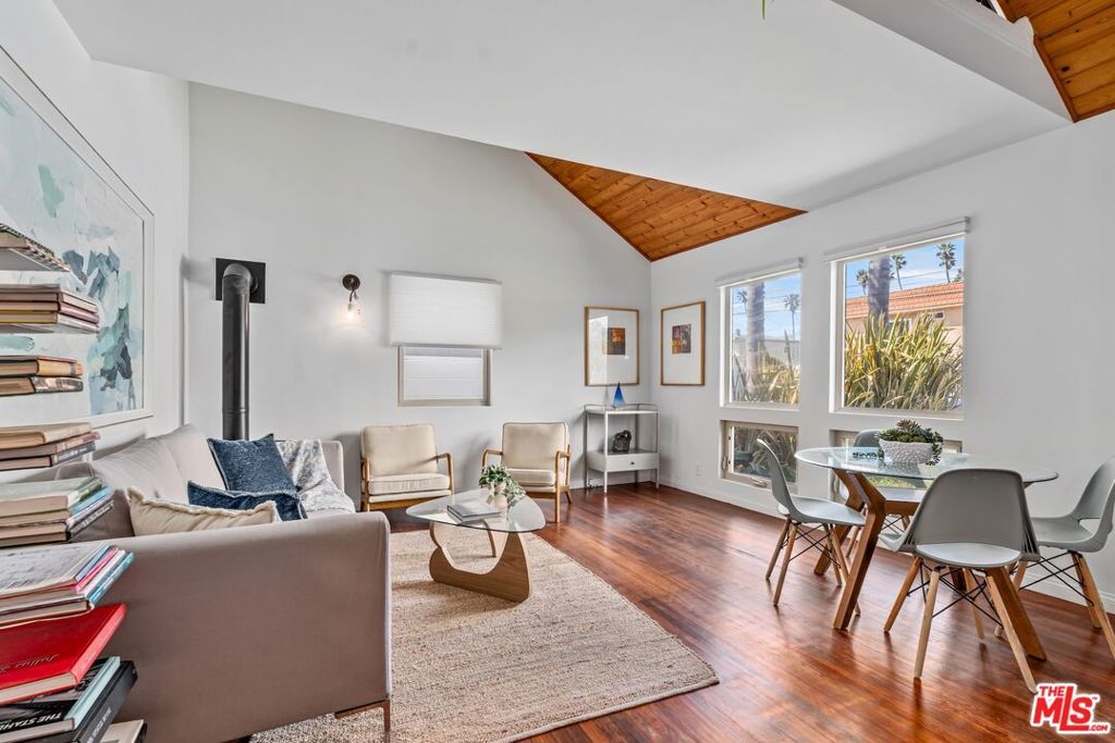 Photo of Listing #25543617