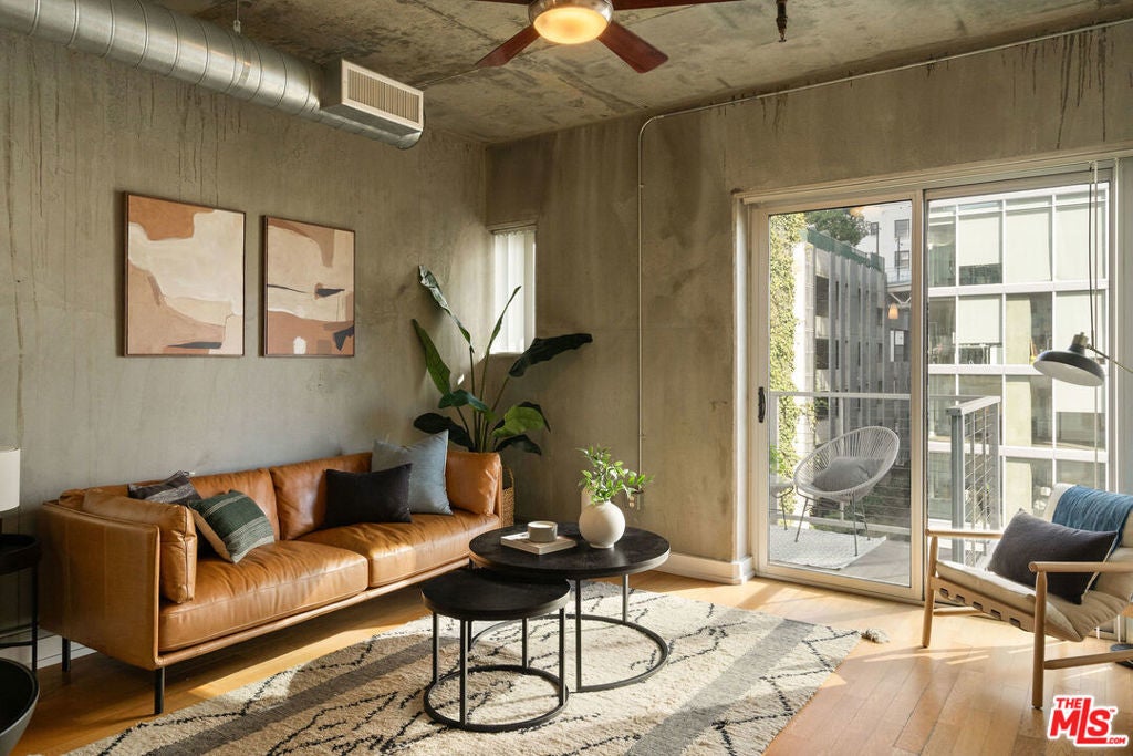 Photo of Listing #25544537