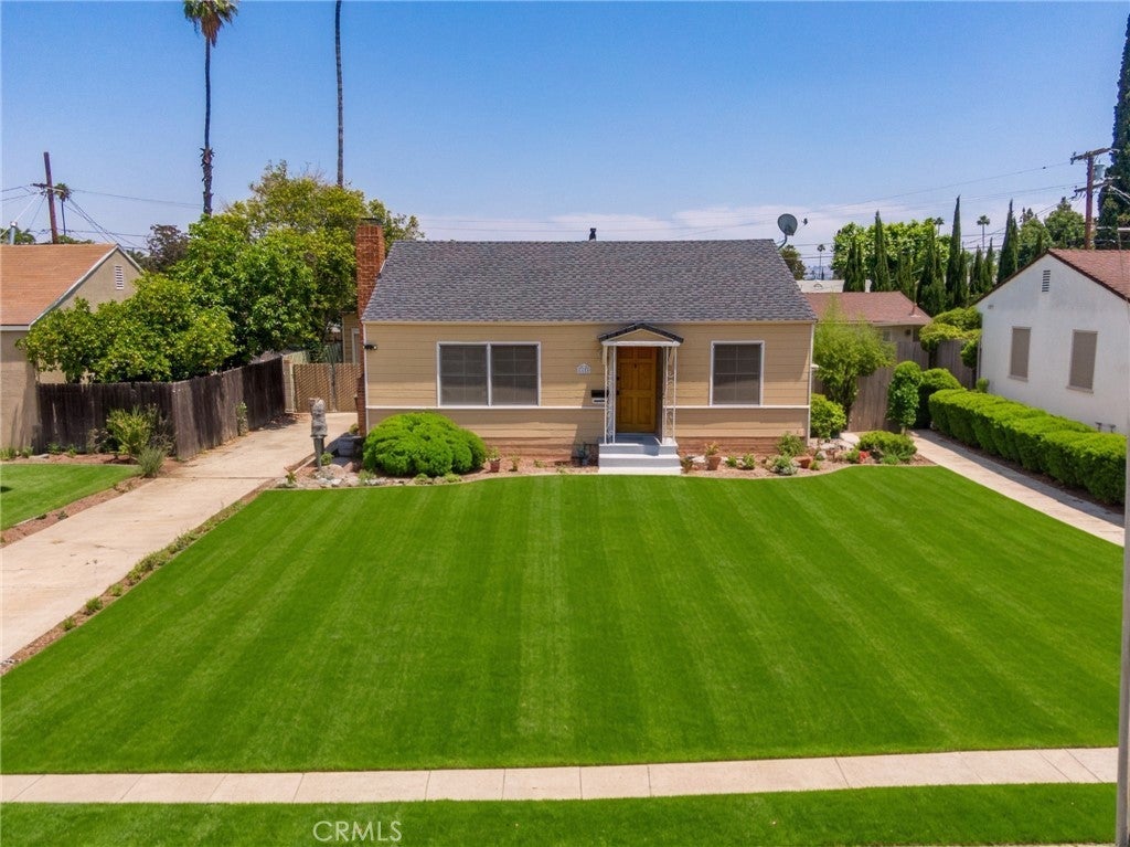 Photo of Listing #IV25120361