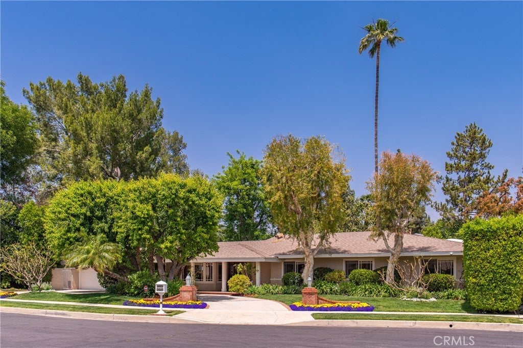 Photo of Listing #SR25105915