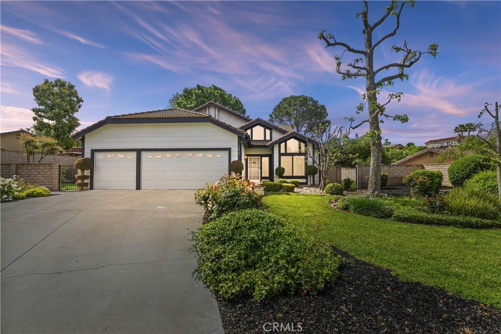 Photo of Listing #IV25120186