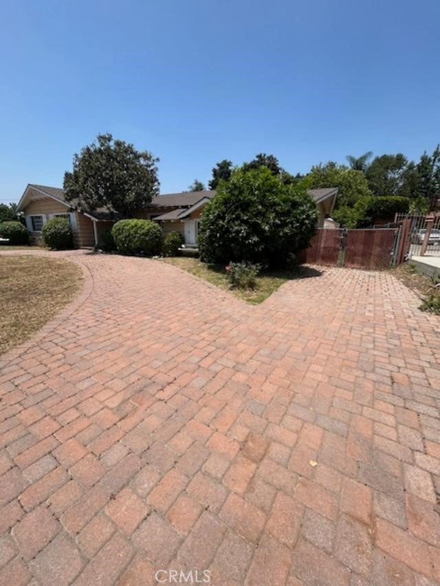 Photo of Listing #IV25120551