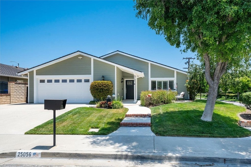 Photo of Listing #SR25116390