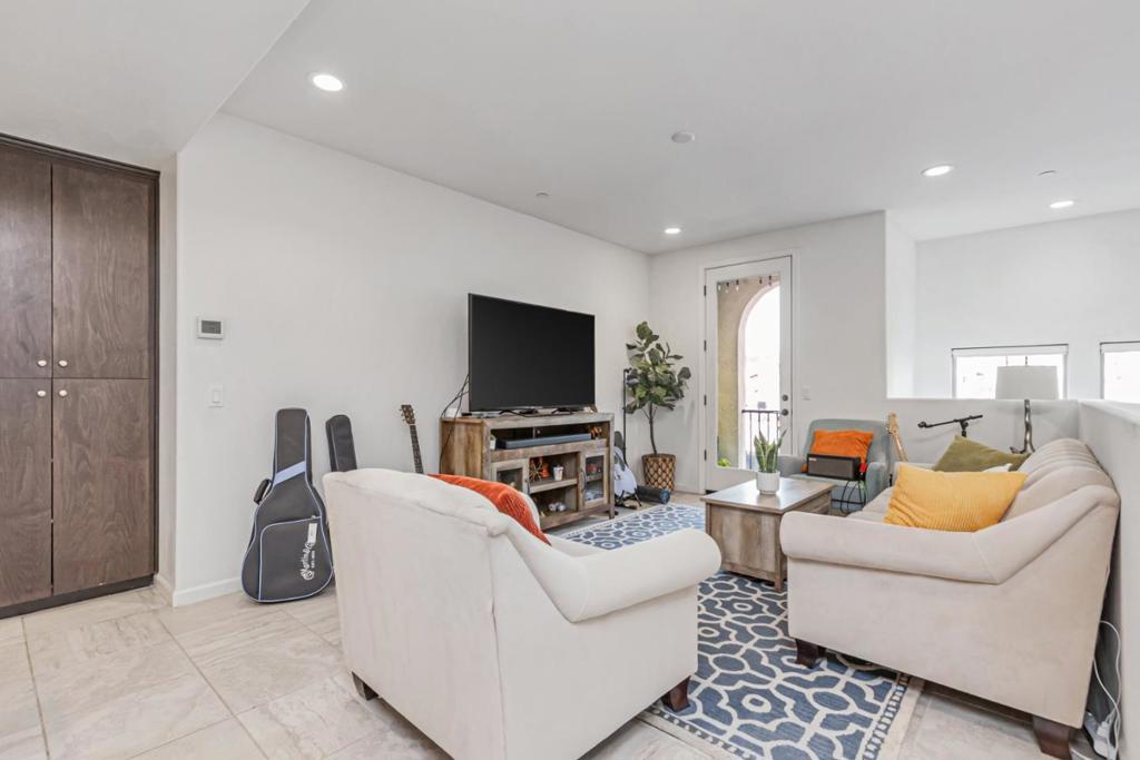 Photo of Listing #ML82009008