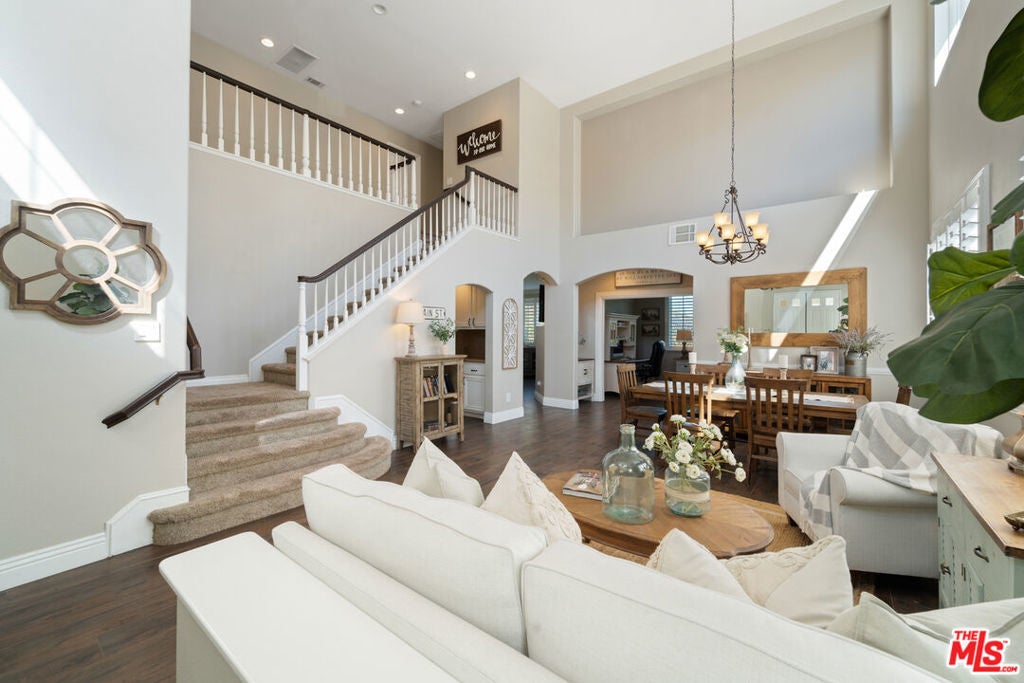 Photo of Listing #25545803