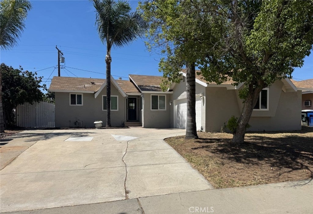 Photo of Listing #IV25119270