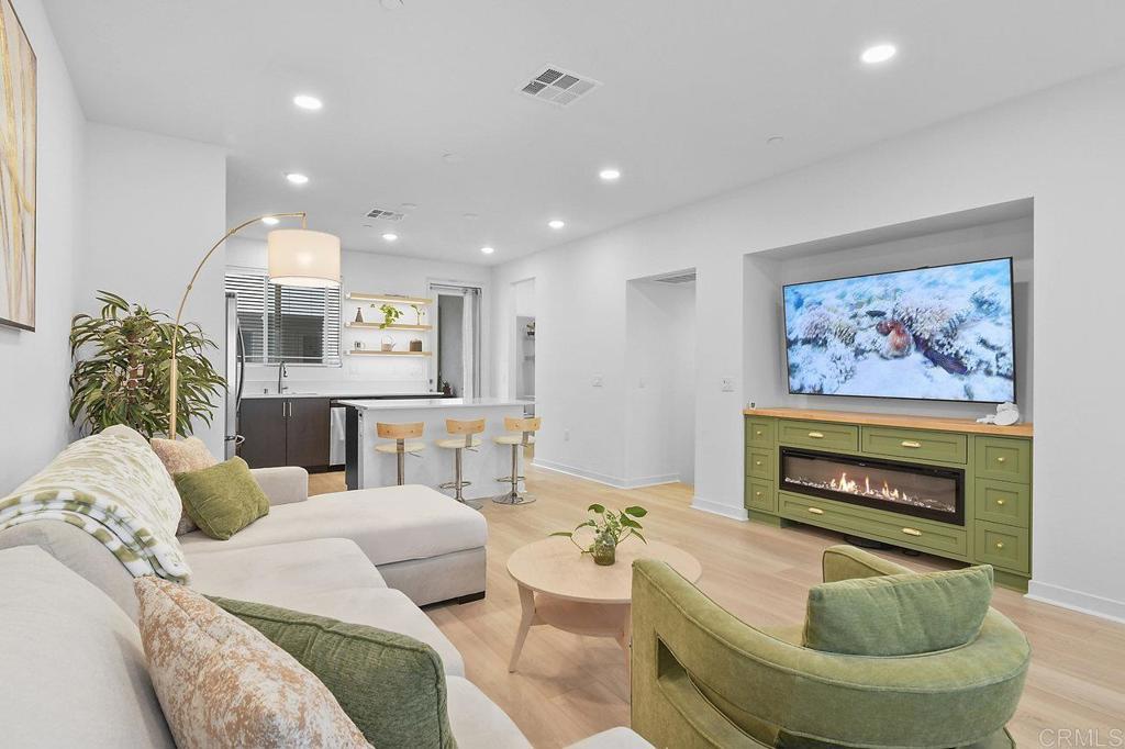 Photo of Listing #PTP2503984