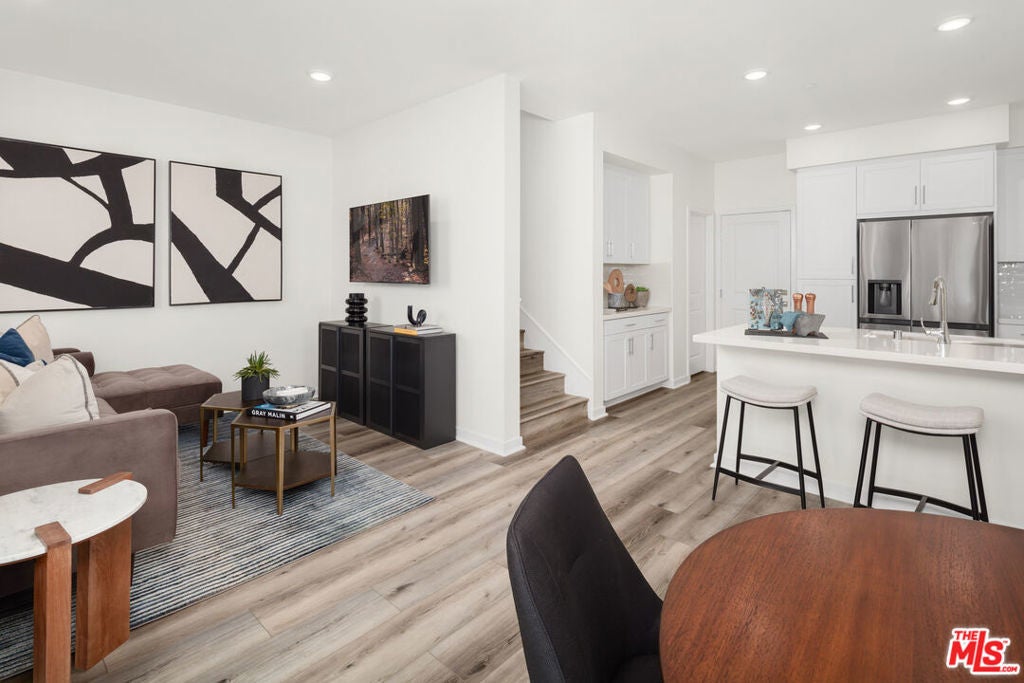 Photo of Listing #25545901