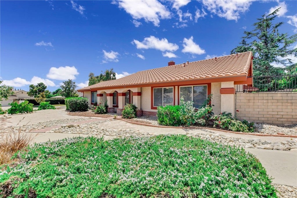 Photo of Listing #CV25121320