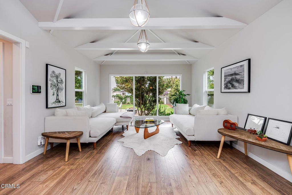 Photo of Listing #V1-30292