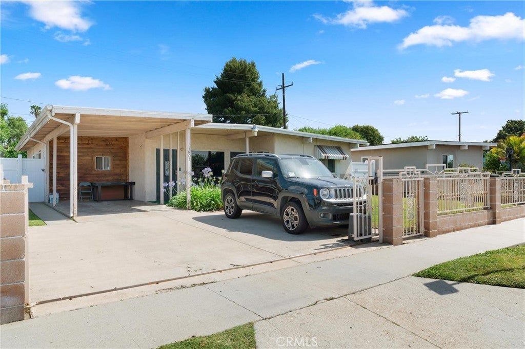 Photo of Listing #SB25120832