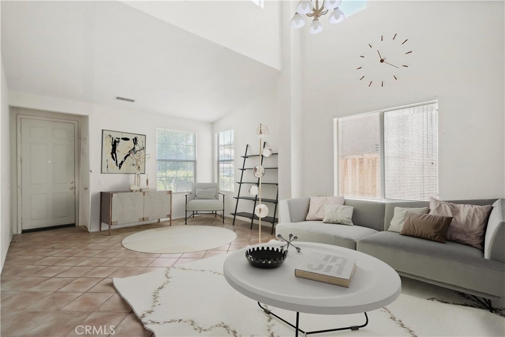 Photo of Listing #SR25121548