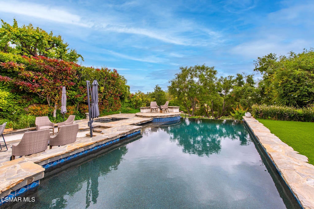 Photo of Listing #225002713