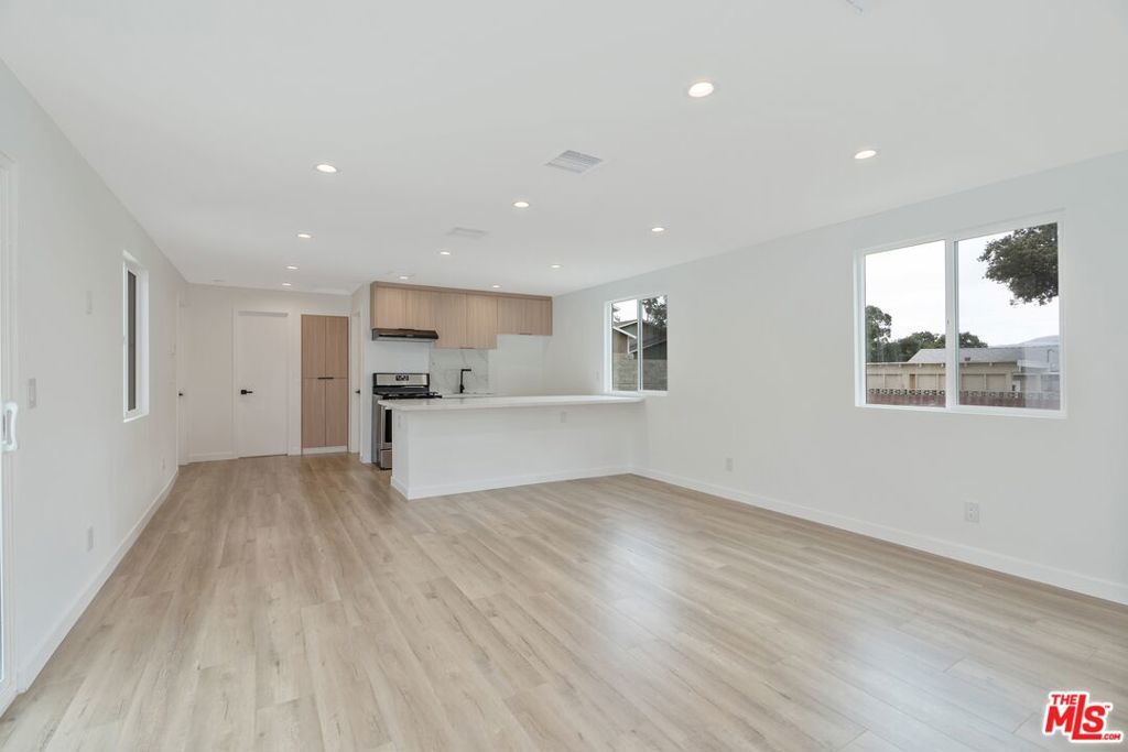 Photo of Listing #25542083