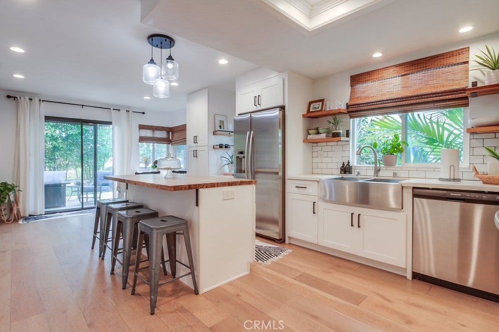 Photo of Listing #SR25121740