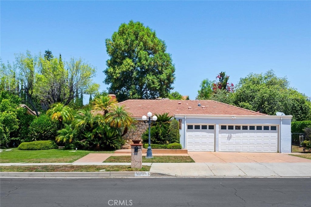 Photo of Listing #SR25122154