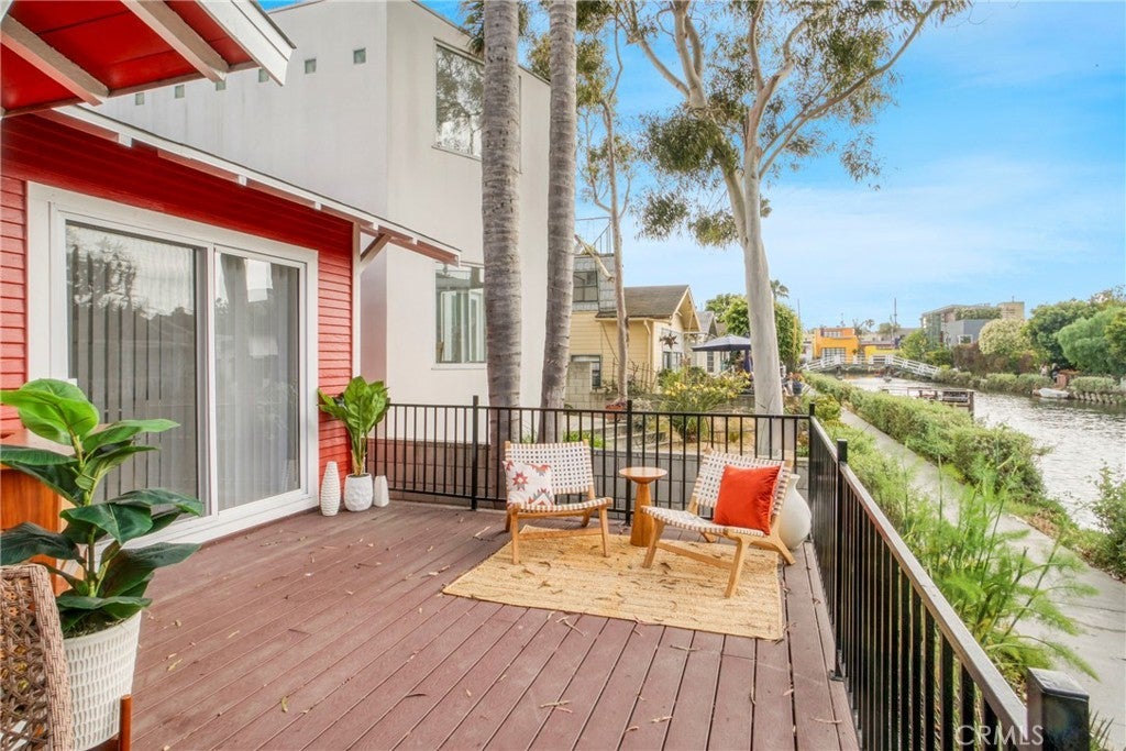 Photo of Listing #SB25122199