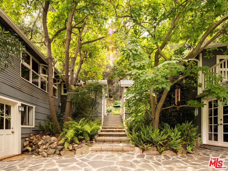 Photo of Listing #25546397